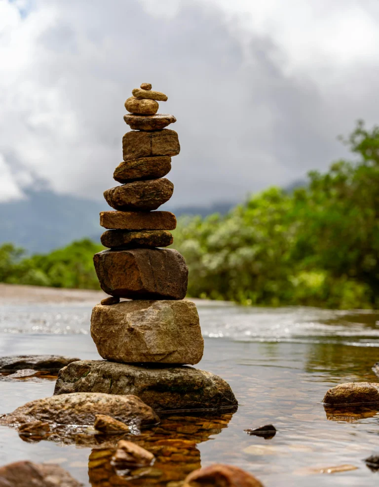 Cairn aan het water